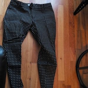 NWOT Slim cropped pants 4P